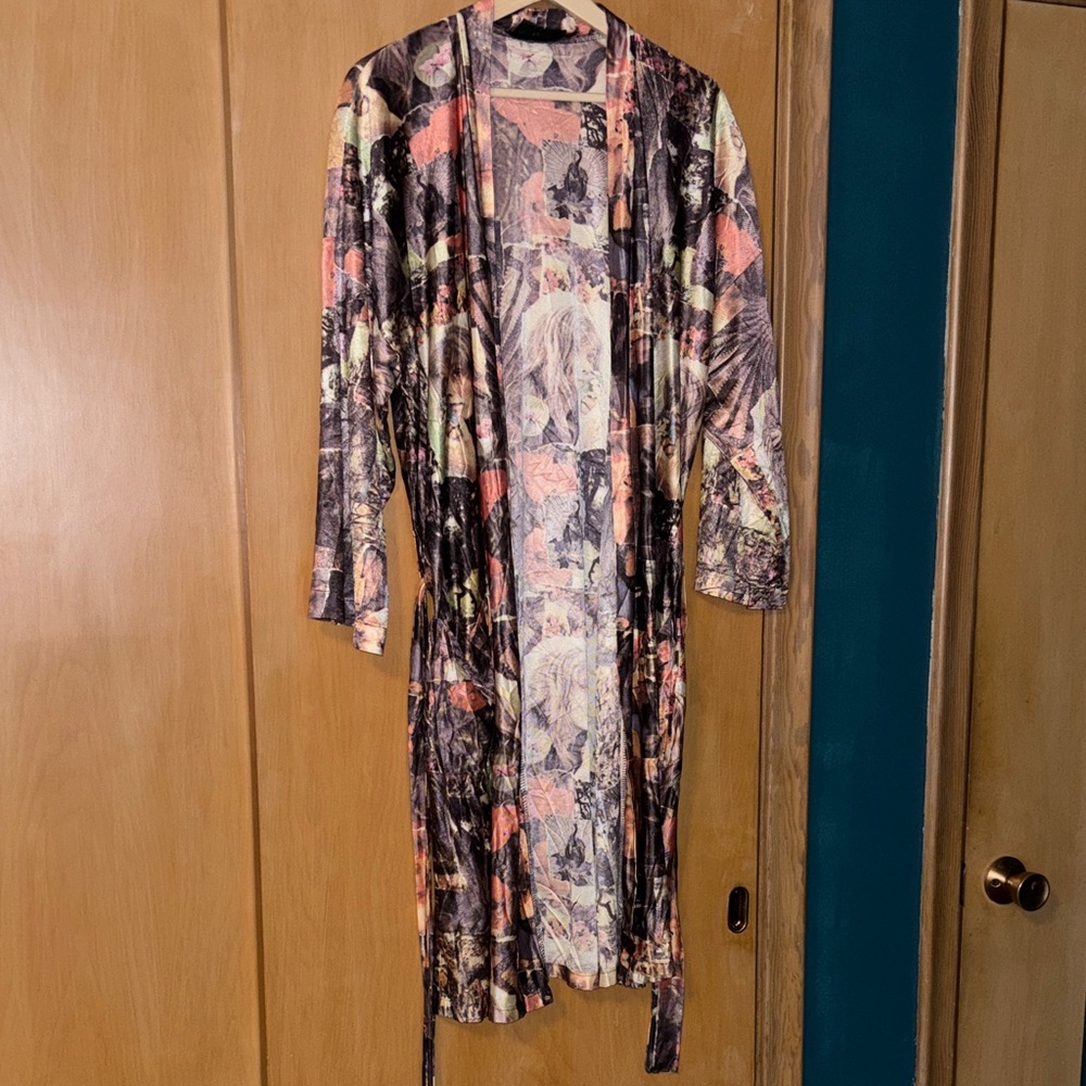 Vintage Caulfeild portrait robe